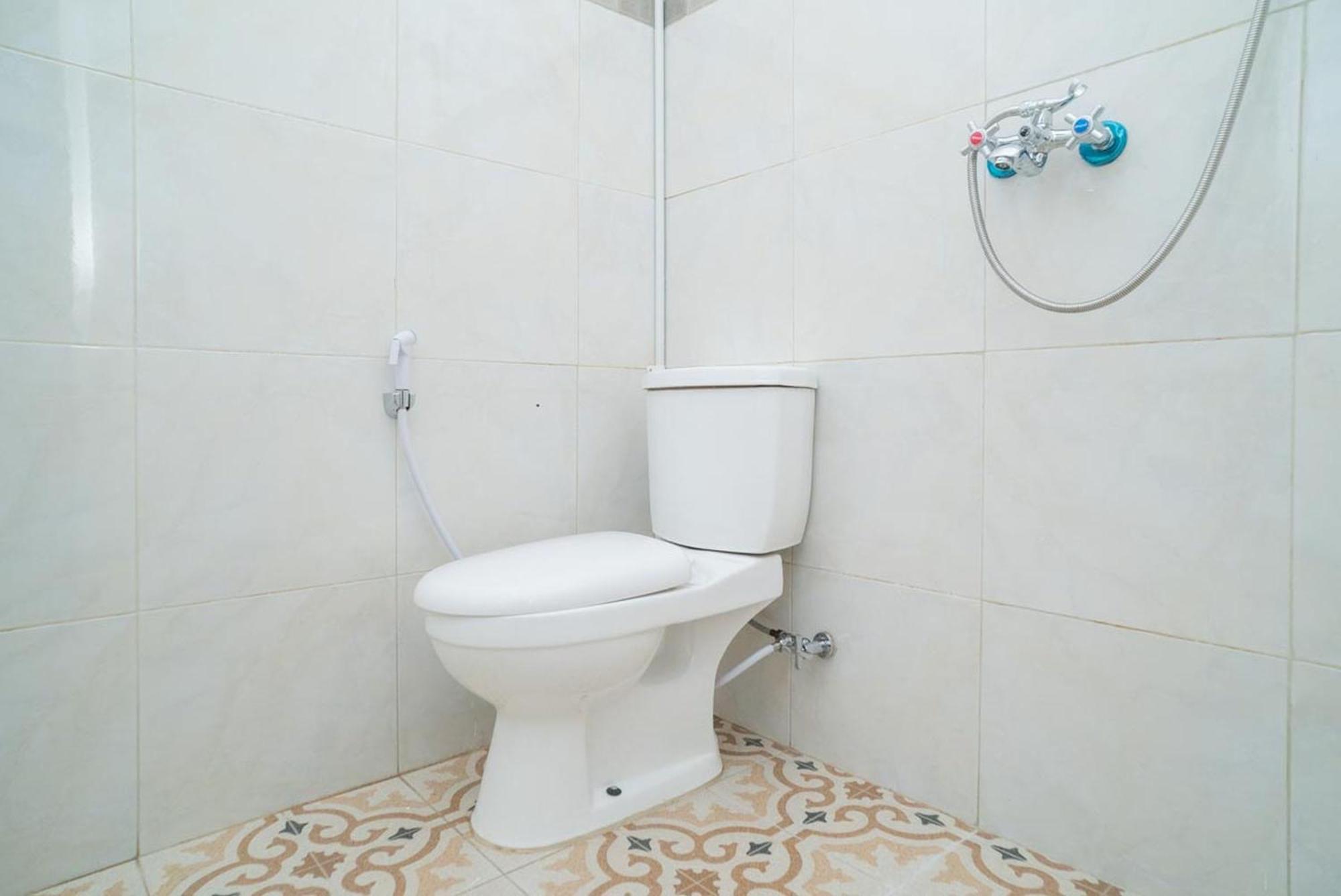 Sans Hotel Queen Batu Sumber Brantas Номер фото